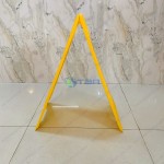 Biển báo chữ A khu vực đang làm vệ sinh