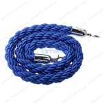 Trụ chắn inox dây trùng màu xanh trong triển lãm trưng bày