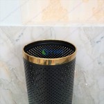 Sọt đựng ô dù thép màu đen vành inox mạ vàng 