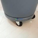Thùng rác bếp tròn có bánh xe màu xám 80L