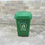 Thùng rác nhựa màu xanh 60L