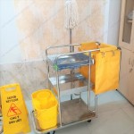 Xe làm vệ sinh bệnh viện khung inox 03 tầng