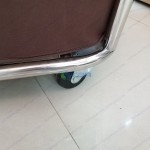Xe thu gom đồ giặt là trong bệnh viện khách sạn