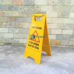 Biển báo CÔNG TRƯỜNG ĐANG THI CÔNG đặt sàn chữ A