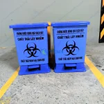 Thùng rác y tế màu xanh 15L