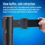 Cột chắn phân làn & chỉ dẫn màu đen trong rạp chiếu phim