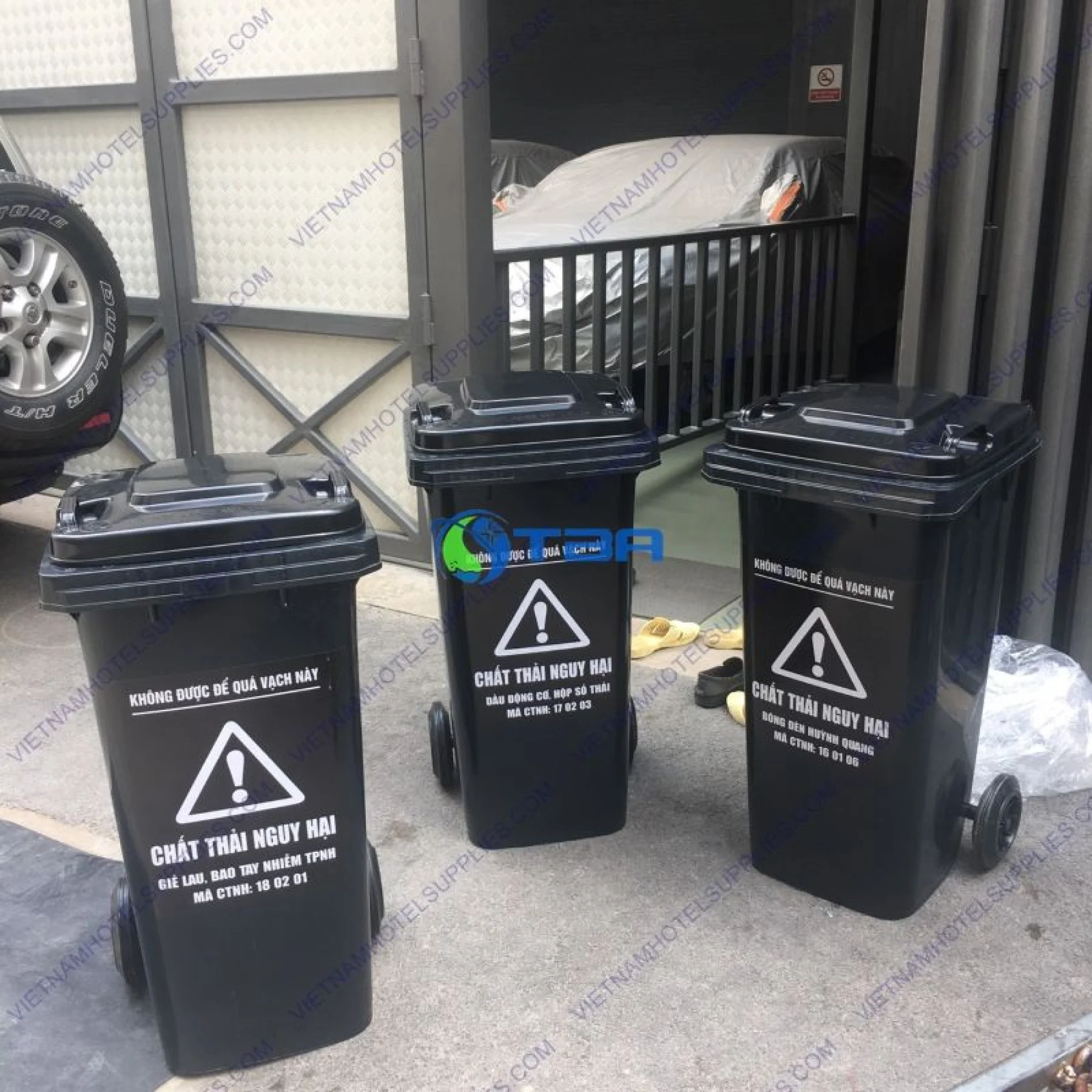 Thùng rác đen nguy hại cho nhà xưởng 240L ASIA