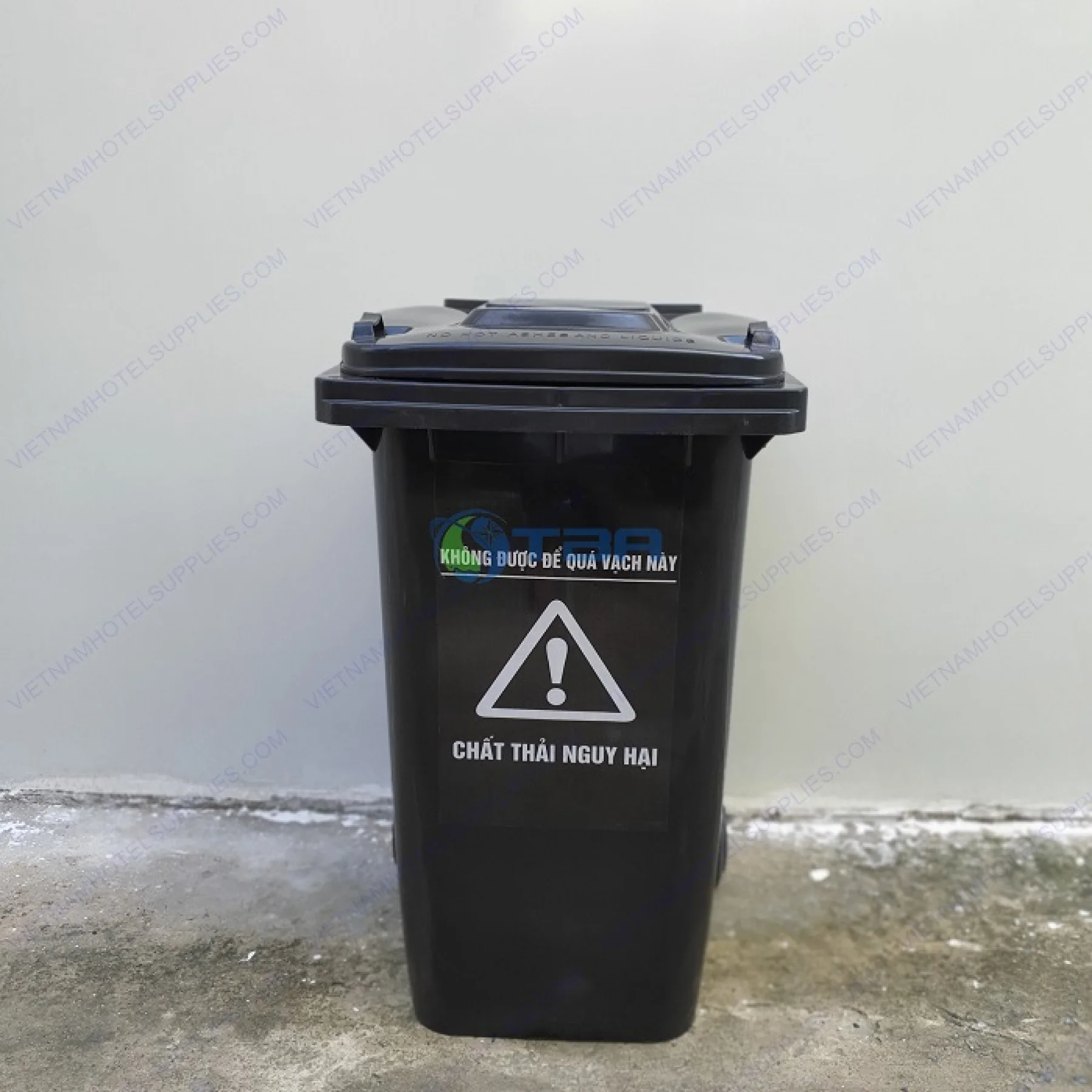 Thùng rác thải y tế nguy hại màu đen 120L