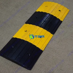 Gờ giảm tốc cao su (L)50*(W)64*(H)6cm xe tải container